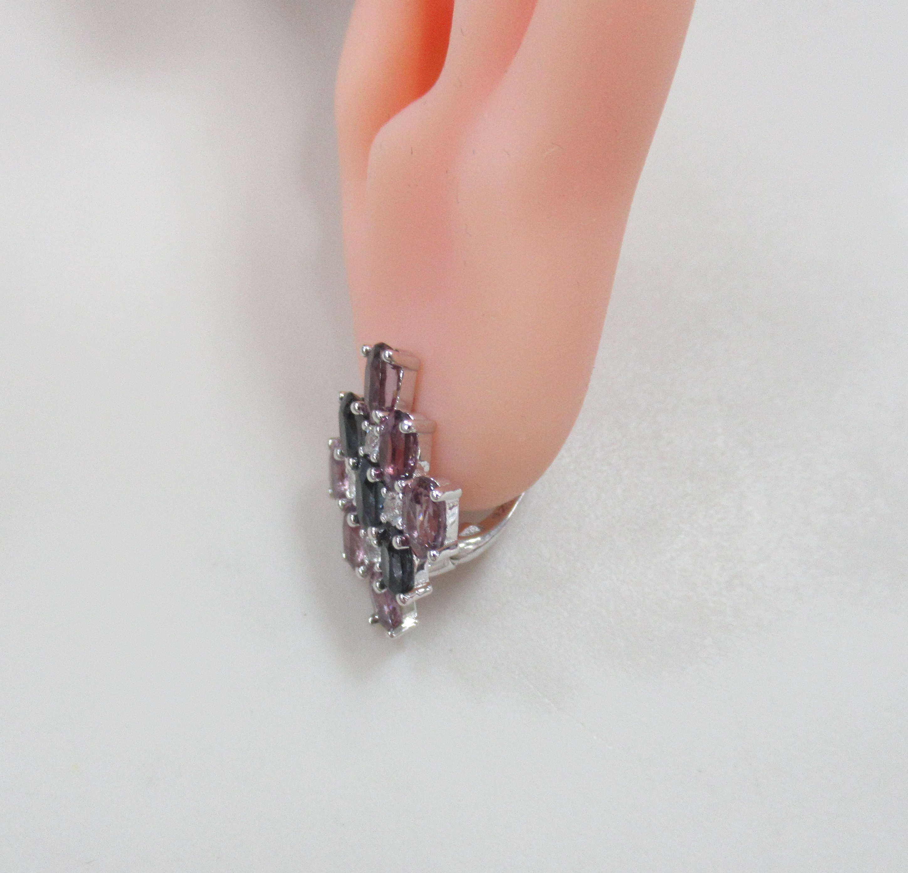 Серебряные серьги с разноцветной шпинелью